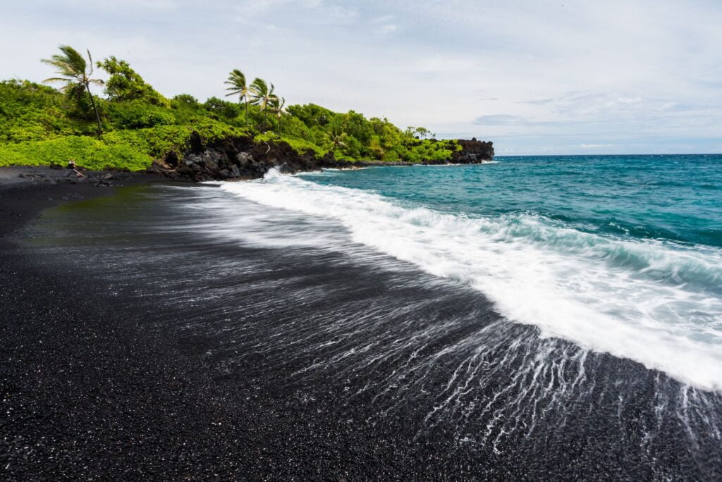 Best Black Sand Beach2