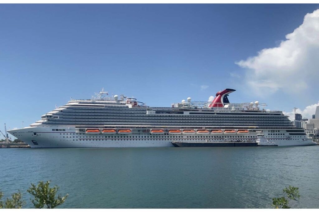 Man Jumps from Carnival Cruise Ship in Florida